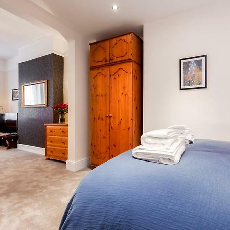 Gorgeous Town Centre Apt With Courtyard Garden Bournemouth Ngoại thất bức ảnh