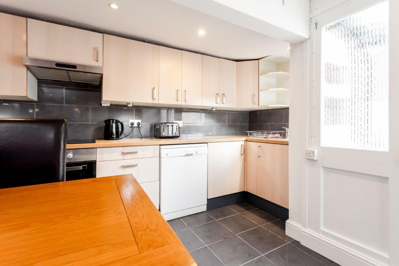 Gorgeous Town Centre Apt With Courtyard Garden Bournemouth Ngoại thất bức ảnh