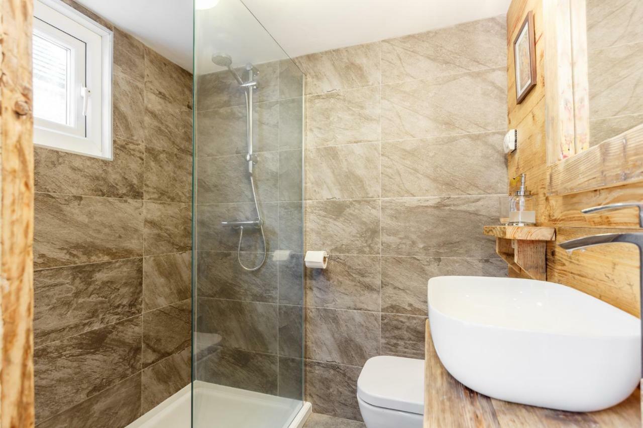 Gorgeous Town Centre Apt With Courtyard Garden Bournemouth Ngoại thất bức ảnh